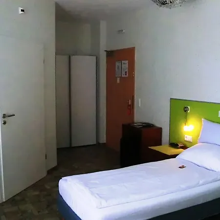 Hotel Hotel-Durmersheim 3*